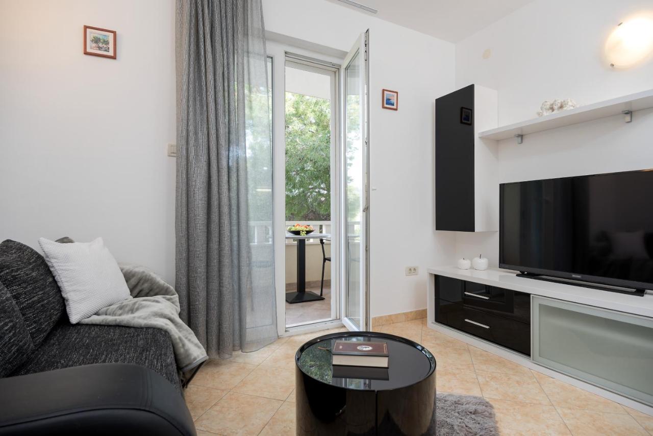 Apartments And Rooms With Parking Space Rogoznica - 10339 Екстериор снимка