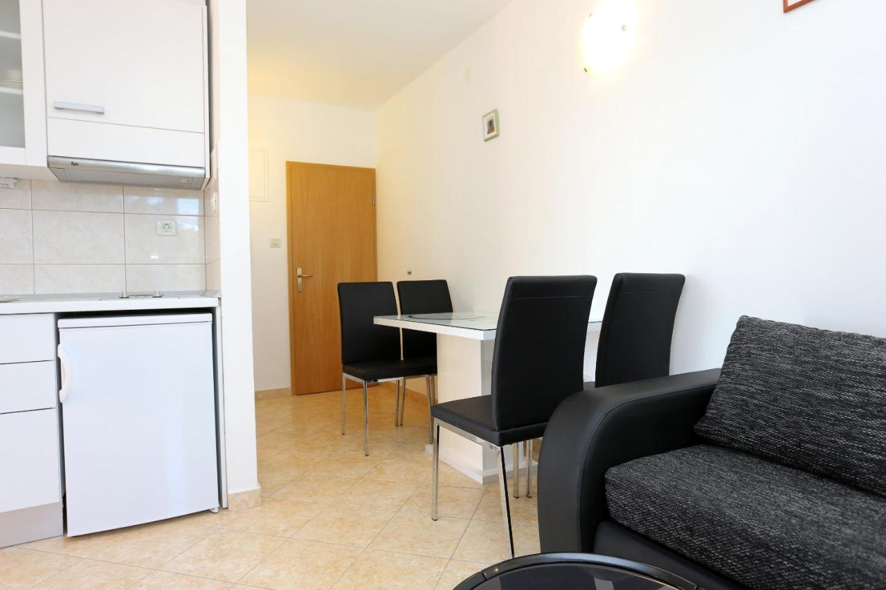 Apartments And Rooms With Parking Space Rogoznica - 10339 Екстериор снимка