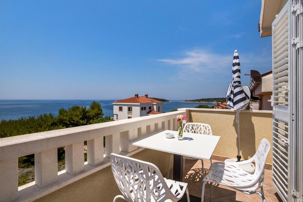 Apartments And Rooms With Parking Space Rogoznica - 10339 Екстериор снимка