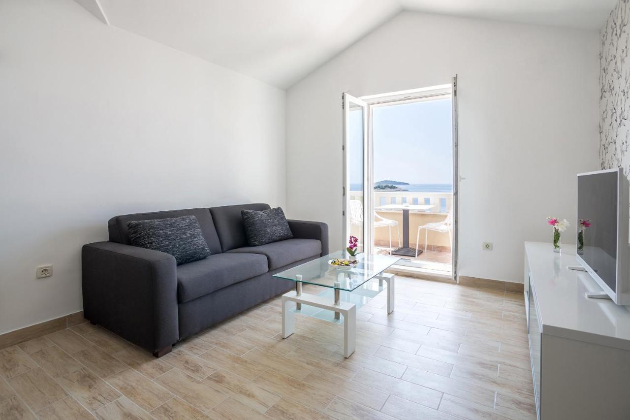 Apartments And Rooms With Parking Space Rogoznica - 10339 Екстериор снимка