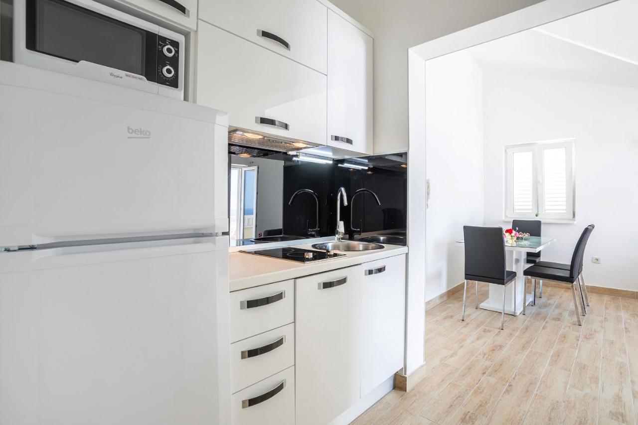 Apartments And Rooms With Parking Space Rogoznica - 10339 Екстериор снимка