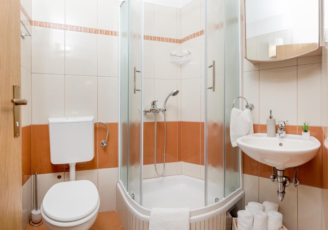 Apartments And Rooms With Parking Space Rogoznica - 10339 Екстериор снимка