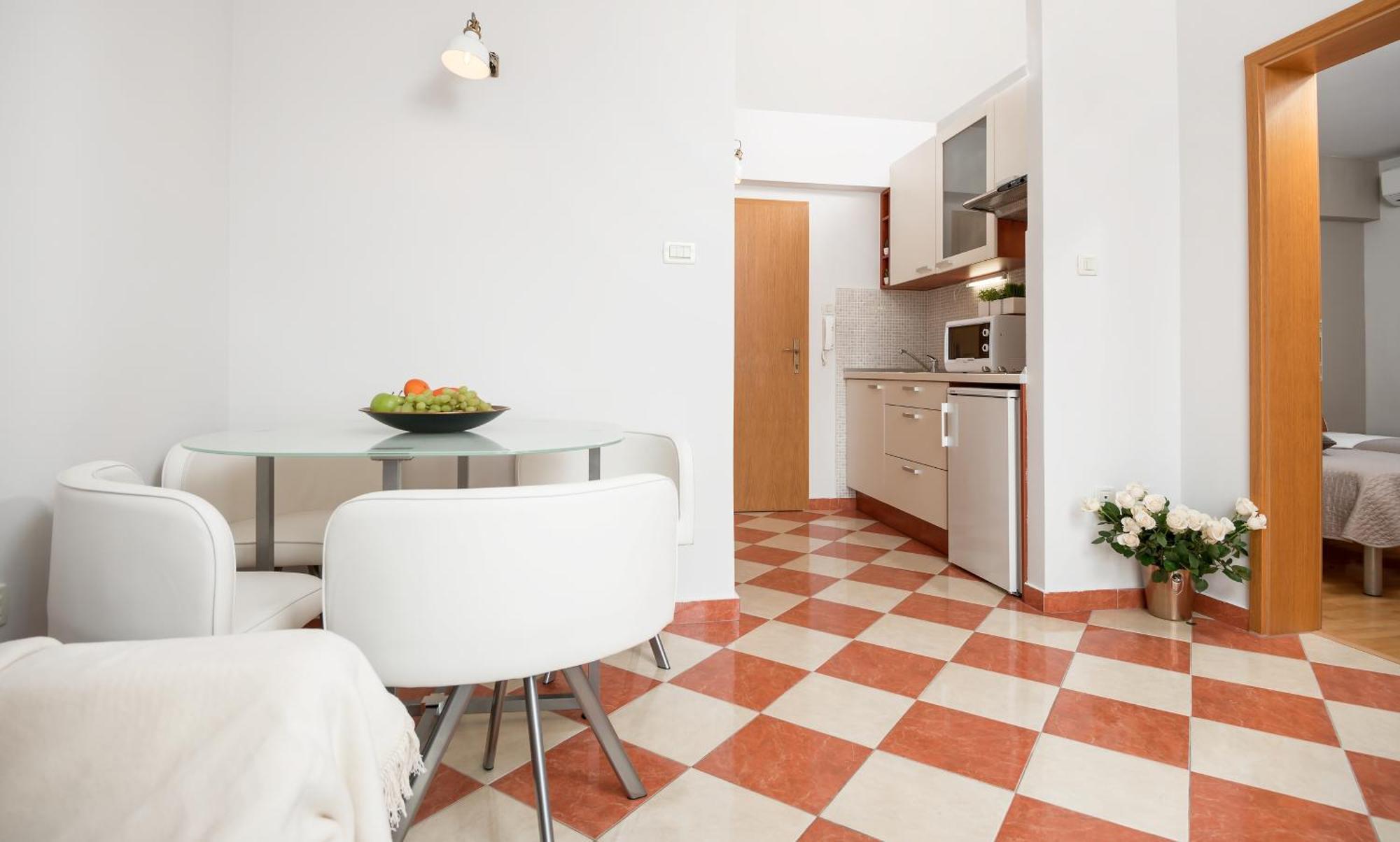 Apartments And Rooms With Parking Space Rogoznica - 10339 Стая снимка