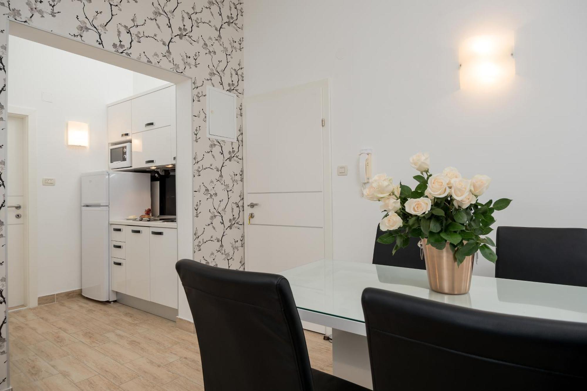 Apartments And Rooms With Parking Space Rogoznica - 10339 Стая снимка