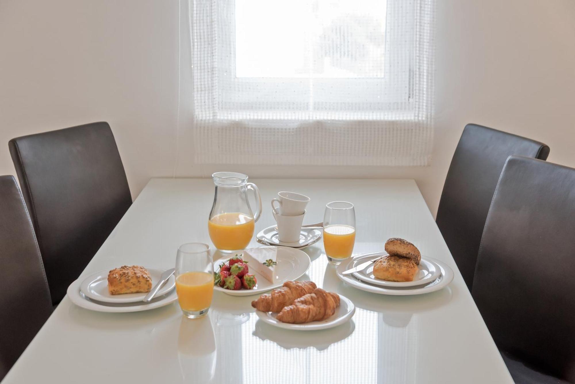 Apartments And Rooms With Parking Space Rogoznica - 10339 Стая снимка
