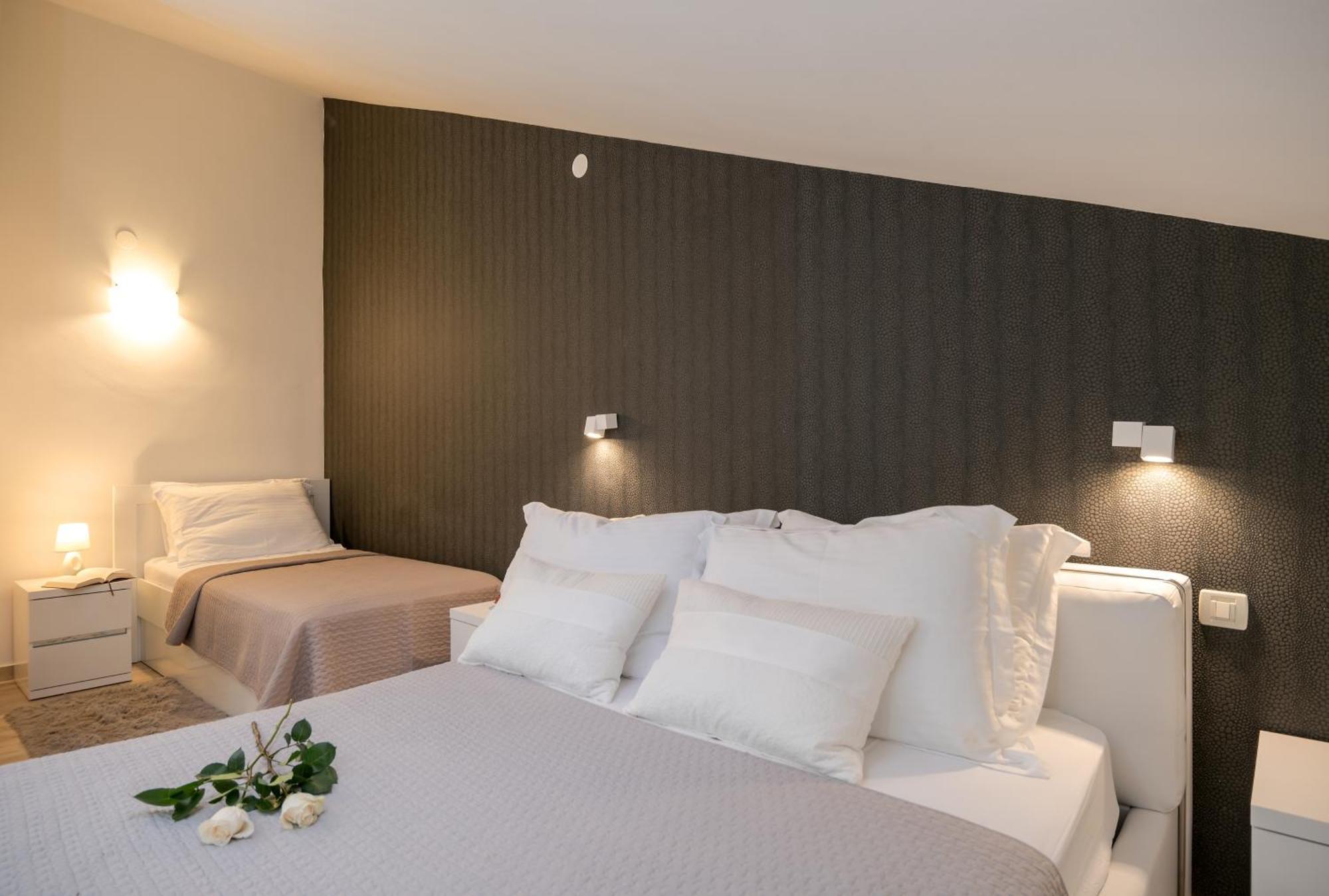 Apartments And Rooms With Parking Space Rogoznica - 10339 Стая снимка